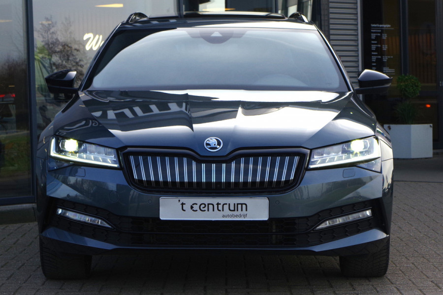Škoda Superb Combi 1.4 TSI iV 218 PK Sportline BNS PHEV, Trekhaak, Panoramadak, 4 x Stoelverwarming, 360 Camera