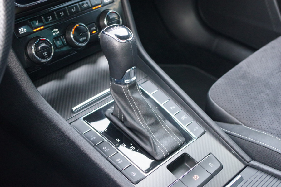 Škoda Superb Combi 1.4 TSI iV 218 PK Sportline BNS PHEV, Trekhaak, Panoramadak, 4 x Stoelverwarming, 360 Camera