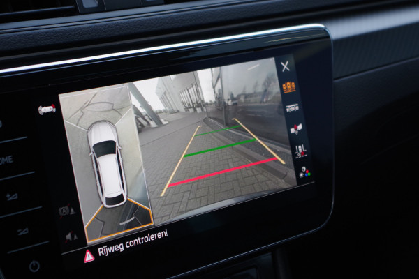Škoda Superb Combi 1.4 TSI iV 218 PK Sportline BNS PHEV, Trekhaak, Panoramadak, 4 x Stoelverwarming, 360 Camera