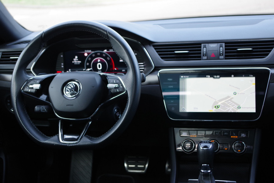 Škoda Superb Combi 1.4 TSI iV 218 PK Sportline BNS PHEV, Trekhaak, Panoramadak, 4 x Stoelverwarming, 360 Camera