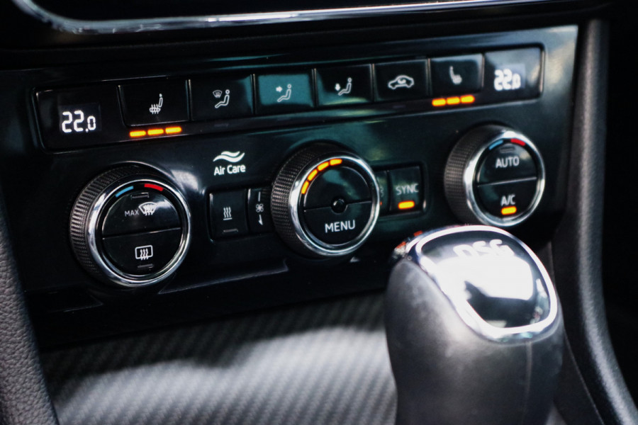 Škoda Superb Combi 1.4 TSI iV 218 PK Sportline BNS PHEV, Trekhaak, Panoramadak, 4 x Stoelverwarming, 360 Camera