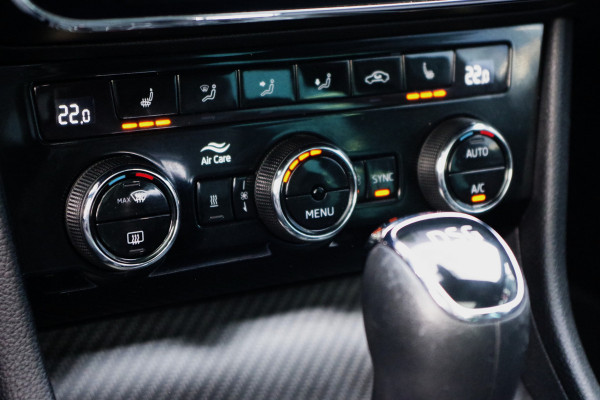 Škoda Superb Combi 1.4 TSI iV 218 PK Sportline BNS PHEV, Trekhaak, Panoramadak, 4 x Stoelverwarming, 360 Camera