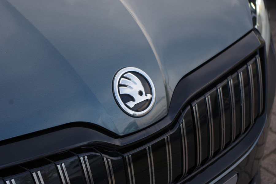 Škoda Superb Combi 1.4 TSI iV 218 PK Sportline BNS PHEV, Trekhaak, Panoramadak, 4 x Stoelverwarming, 360 Camera