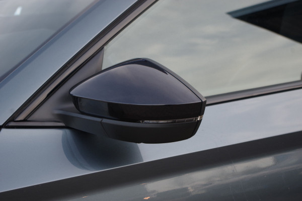 Škoda Superb Combi 1.4 TSI iV 218 PK Sportline BNS PHEV, Trekhaak, Panoramadak, 4 x Stoelverwarming, 360 Camera