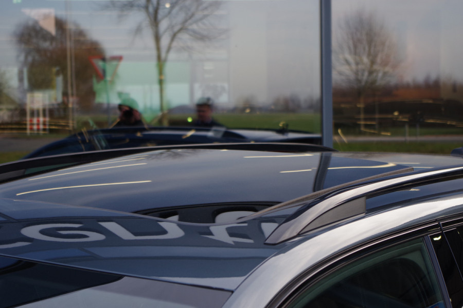 Škoda Superb Combi 1.4 TSI iV 218 PK Sportline BNS PHEV, Trekhaak, Panoramadak, 4 x Stoelverwarming, 360 Camera