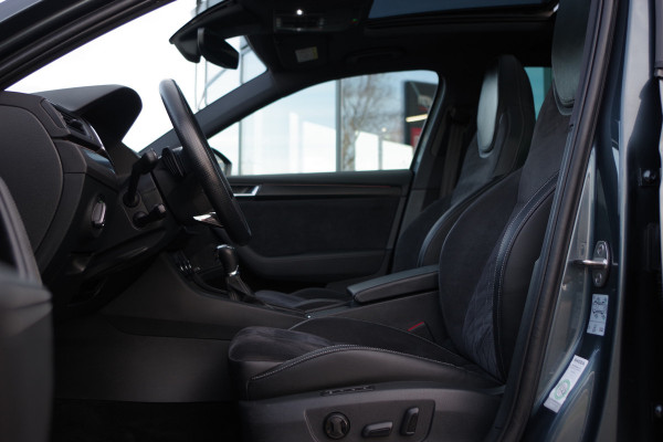 Škoda Superb Combi 1.4 TSI iV 218 PK Sportline BNS PHEV, Trekhaak, Panoramadak, 4 x Stoelverwarming, 360 Camera