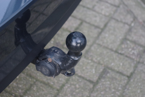 Škoda Superb Combi 1.4 TSI iV 218 PK Sportline BNS PHEV, Trekhaak, Panoramadak, 4 x Stoelverwarming, 360 Camera