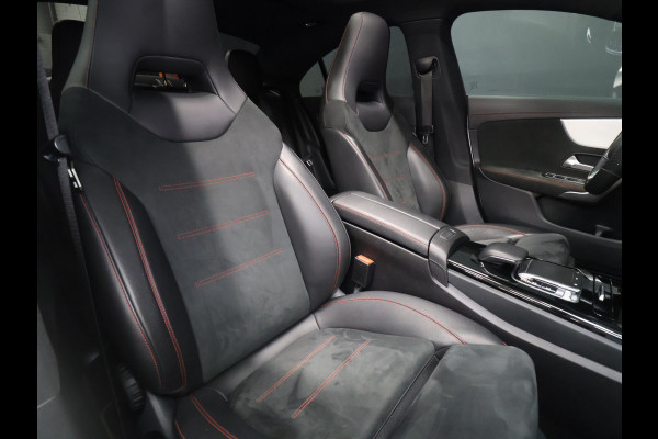 Mercedes-Benz CLA-Klasse 200 Premium Plus [SCHUIFKANTELDAK, BURMESTER SOUND, APPLE CARPLAY, ANDROID, SFEERVERLICHTING, CAMERA, STOELVERWARMING, LEDVERLICHTING, CRUISE, CLIMATE, NIEUWSTAAT]