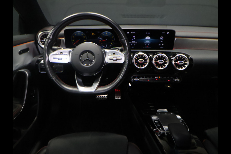 Mercedes-Benz CLA-Klasse 200 Premium Plus [SCHUIFKANTELDAK, BURMESTER SOUND, APPLE CARPLAY, ANDROID, SFEERVERLICHTING, CAMERA, STOELVERWARMING, LEDVERLICHTING, CRUISE, CLIMATE, NIEUWSTAAT]
