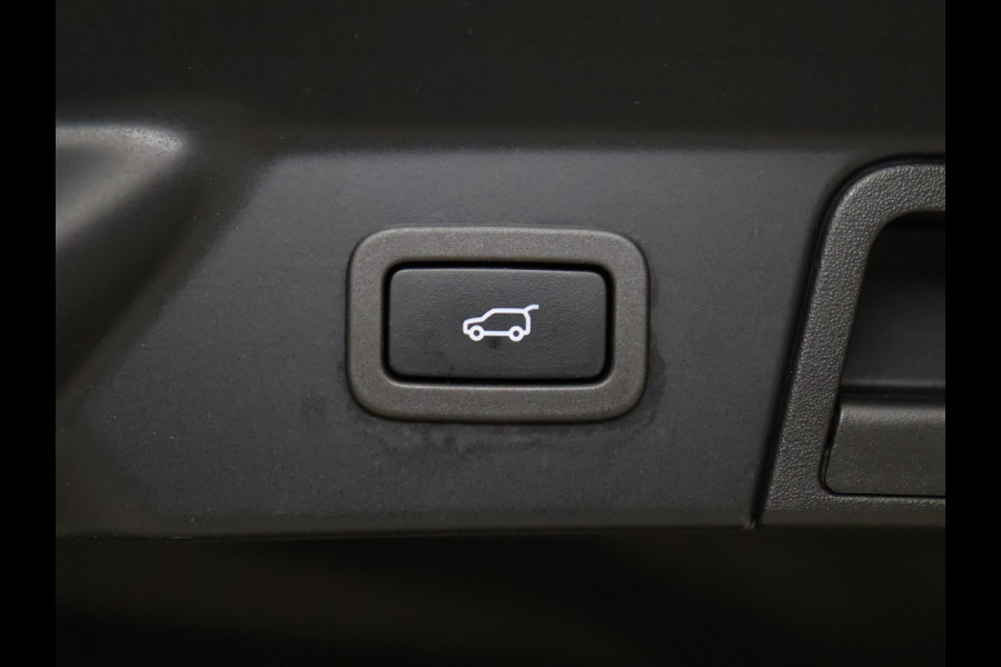 Land Rover Range Rover Velar 2.0 P400e Sport *WEEKAANBIEDING* [MEMORY SEATS, APPLE CARPLAY, ANDROID, MERIDIAN SOUND, AANPASBARE RIJMODUS, 360 CAMERA, VOL LEDER, STOELVERWARMING, CRUISE, CLIMATE, NIEUWSTAAT]