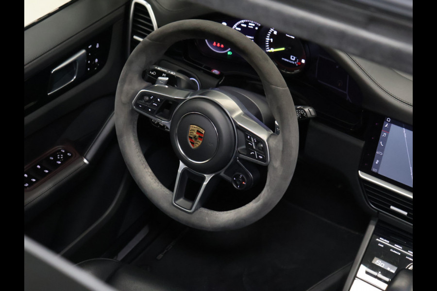 Porsche Cayenne 3.0 E-Hybrid [SPORT CHRONO, SPORT DESIGN, LED MATRIX PDLS PLUS, LUCHTVERING, SCHUIFKANTELDAK, TREKHAAK INKLAPBAAR, MEMORY SEATS, BOSE SOUND, STOELVERKOELING, HEAD-UP, APPLE CARPLAY, ANDROID, 360 CAMERA, A