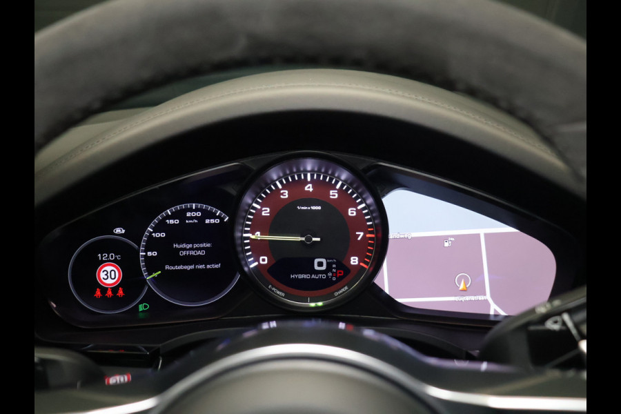 Porsche Cayenne 3.0 E-Hybrid [SPORT CHRONO, SPORT DESIGN, LED MATRIX PDLS PLUS, LUCHTVERING, SCHUIFKANTELDAK, TREKHAAK INKLAPBAAR, MEMORY SEATS, BOSE SOUND, STOELVERKOELING, HEAD-UP, APPLE CARPLAY, ANDROID, 360 CAMERA, A
