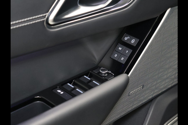 Land Rover Range Rover Velar 2.0 I4 Turbo AWD R-Dynamic HSE [LUCHTVERING, SCHUIFKANTELDAK, TREKHAAK INKLAPBAAR, MEMORY SEATS, MERIDIAN SOUND, APPLE CARPLAY, ANDROID, STOELMASSAGE, 360 CAMERA, COMFORTSTOELEN, STOELVERKOELING, STOELVERWARMING, CRUISE, C