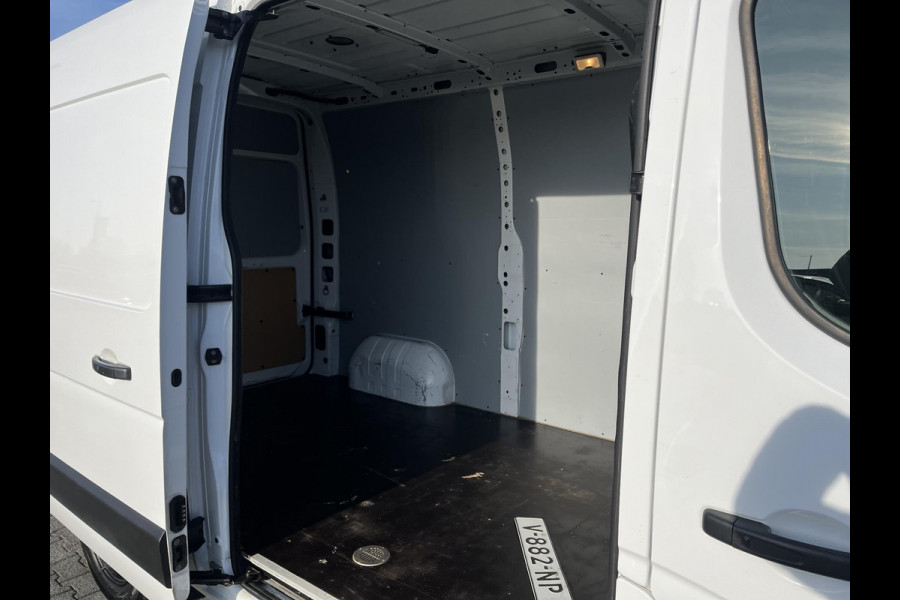 Renault Master T35 2.3 dCi L2H2*NAVI*A/C*HAAK*CRUISE*3PERS*PDC*