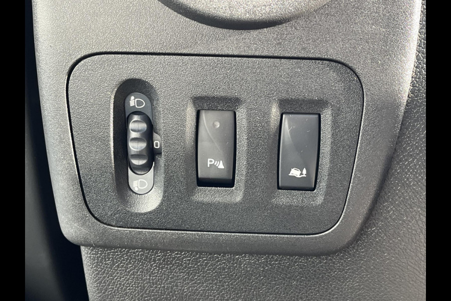 Renault Master T35 2.3 dCi L2H2*NAVI*A/C*HAAK*CRUISE*3PERS*PDC*