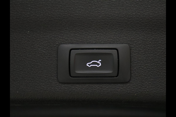 Audi A6 Avant 40 TFSI Sport S Line *WEEKAANBIEDING* [VIRTUAL COCKPIT, APPLE CARPLAY, ANDROID, MEMORY SEATS, SPORTSTUUR, STOELVERWARMING, PDC V+A, HALF LEDER, CRUISE, CLIMATE, NIEUWSTAAT]