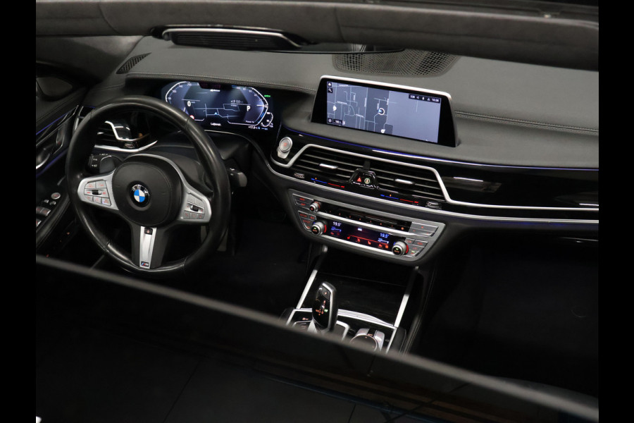 BMW 7 Serie 745e High Executive M Sport *WEEKAANBIEDING* [SCHUIFKANTELDAK, HARMAN/KARDON, APPLE CARPLAY, ANDROID, ELEKTRISCH VERSTELBARE STOELEN V+A, STOELMASSAGE V+A, LUCHTVERING, 360 CAMERA, HEAD-UP, STUURVERWARMING, STOELVERWARM