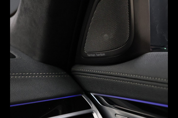 BMW 7 Serie 745e High Executive M Sport *WEEKAANBIEDING* [SCHUIFKANTELDAK, HARMAN/KARDON, APPLE CARPLAY, ANDROID, ELEKTRISCH VERSTELBARE STOELEN V+A, STOELMASSAGE V+A, LUCHTVERING, 360 CAMERA, HEAD-UP, STUURVERWARMING, STOELVERWARM