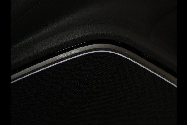 Audi A3 Sportback 35 TFSI CoD Sport S Line [DIGITAL DASHBOARD, BANG&OLUFSEN SOUND, VLAK STUUR, STOELVERWARMING, PDC VOOR EN ACHTER, SPORTSTOELEN, NIEUWSTAAT]