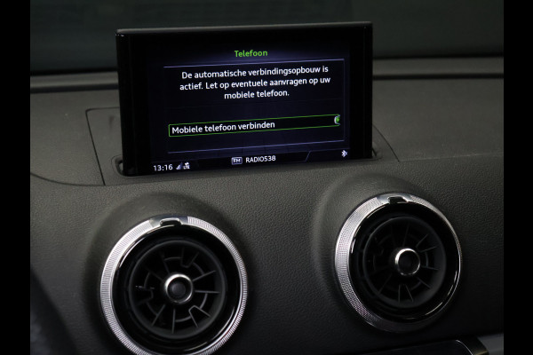 Audi A3 Sportback 35 TFSI CoD Sport S Line [DIGITAL DASHBOARD, BANG&OLUFSEN SOUND, VLAK STUUR, STOELVERWARMING, PDC VOOR EN ACHTER, SPORTSTOELEN, NIEUWSTAAT]