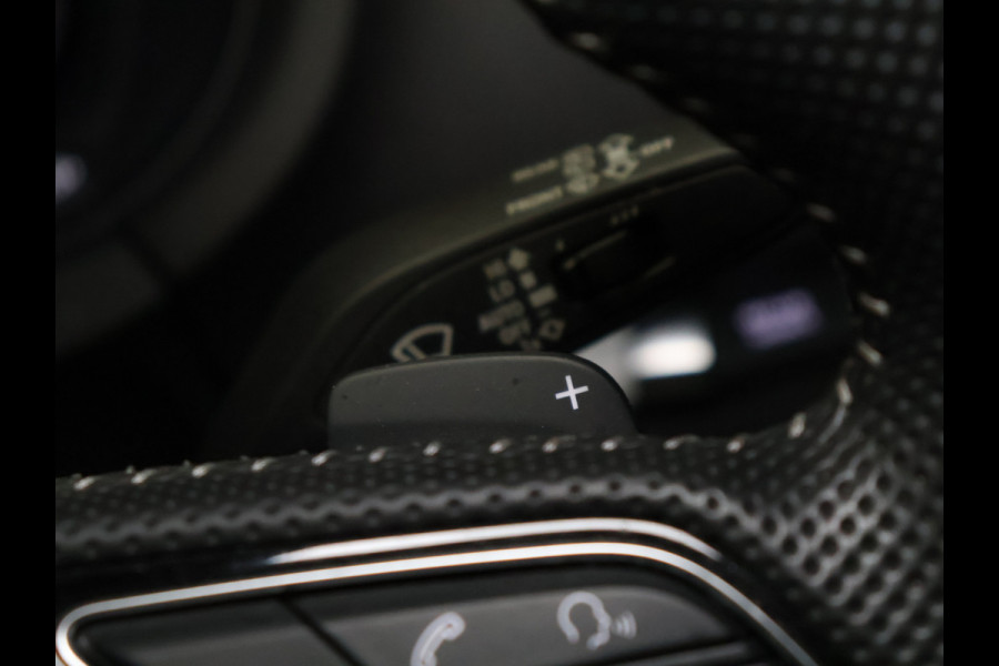 Audi A3 Sportback 35 TFSI CoD Sport S Line [DIGITAL DASHBOARD, BANG&OLUFSEN SOUND, VLAK STUUR, STOELVERWARMING, PDC VOOR EN ACHTER, SPORTSTOELEN, NIEUWSTAAT]