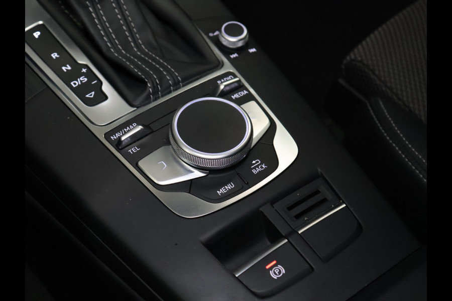 Audi A3 Sportback 35 TFSI CoD Sport S Line [DIGITAL DASHBOARD, BANG&OLUFSEN SOUND, VLAK STUUR, STOELVERWARMING, PDC VOOR EN ACHTER, SPORTSTOELEN, NIEUWSTAAT]