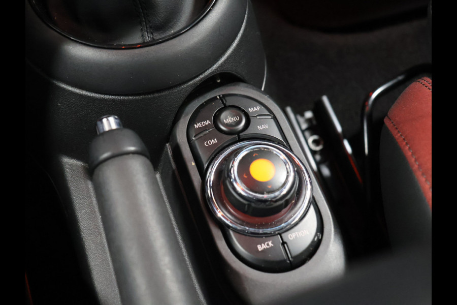 MINI Mini 2.0 Cooper S Chili FULL OPTION [SCHUIFKANTELDAK, APPLE CARPLAY, HARMAN/KARDON, HUD, ACHTERUITRIJCAMERA, ADAPTIVE CRUISE CONTROL, PDC V+A, STOELVERWARMING, AUTOMATISCHE AIRCO, NIEUWSTAAT]