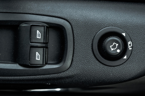 Ford Transit Custom 2.0 TDCI L2H1 Limited DC | 170 PK | 5-Zits | Automaat | CarPlay | Navi | Camera | Zijschuifdeur R + L | LED | Cruise