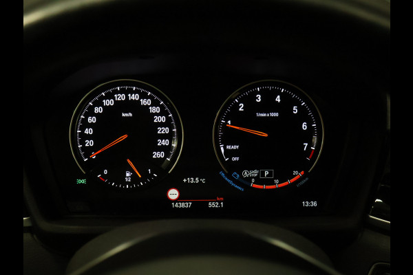 BMW X1 sDrive18i Sport *WEEKAANBIEDING* [HEAD-UP DISPLAY, GROOT NAVIGATIE, VOL LEDER, PDC ACHTER, STOELVERWARMING, AUTOMATISCHE AIRCO, ELEKTRISCHE ACHTERKLEP, BMW LED, CRUISE CONTROL, BLUETOOTH TELEFOON, NIEUWSTAAT