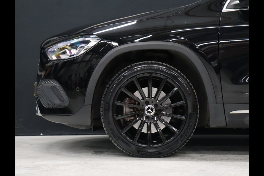 Mercedes-Benz GLA 250 e Business Solution Luxury Limited [TREKHAAK INKLAPBAAR, APPLE CARPLAY, ANDROID, STOELVERWARMING, CAMERA, VOL LEDER, CRUISE, CLIMATE, NIEUWSTAAT]