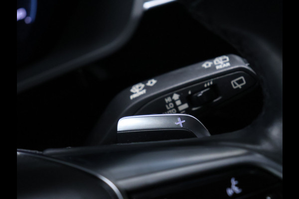 Audi e-tron 55 quattro edition 95 kWh Sport [LUCHTVERING, BLUETOOTH TELEFOON, PDC V+A, CRUISE CONTROL, CLIMATE CONTROL, LANE ASSIST, ELEKTRISCHE ACHTERKLEP, LED KOPLAMPEN, NIEUWSTAAT]