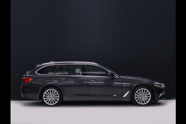 BMW 5 Serie Touring 530i High Executive Luxury Line [LUCHTVERING, SCHUIFKANTELDAK, MEMORY SEATS, HEAD-UP, ACTIVE PROTECTION, STUURVERWARMING, ACHTERUITRIJCAMERA, PDC V+A, STOELVERWARMING, BMW ADAPTIVE LED, CRUISE, CLIMATE, BLUETOOTH, NIEUWSTAA