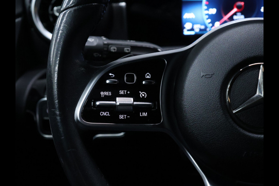 Mercedes-Benz A-Klasse 200 AMG Sport [SPORTSTOELEN, CAMERA, PDC V+A, STOELVERWARMING, CLIMATE CONTROL, CRUISE CONTROL, BLUETOOTH, NAVIGATIE, FLIPPERS, NIEUWSTAAT]