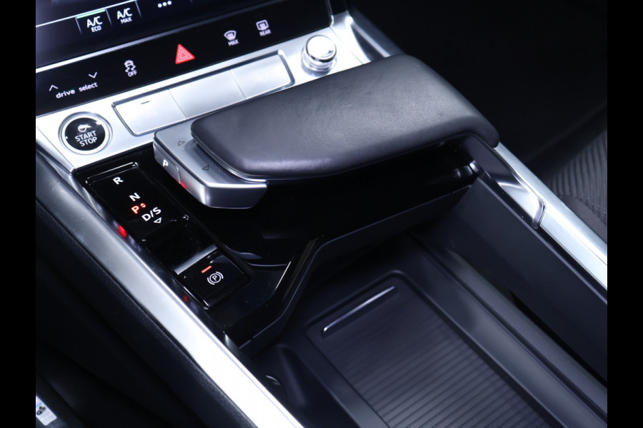 Audi e-tron 55 quattro Advanced edition 95 kWh [MEMORY SEATS, LUCHTVERING, APPLE CARPLAY, ANDROID AUTO, PDC V+A, CRUISE CONTROL, CLIMATE, ELEKTRISCHE ACHTERKLEP, FLIPPERS, NIEUWSTAAT]