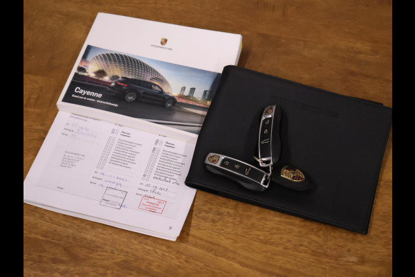 Porsche Cayenne Coupé 3.0 E-Hybrid *WEEKAANBIEDING* [ADAPTIVE SPORT SEAT PLUS, LUCHTVERING, SPORT CHRONO, MEMORY SEATS, APPLE CARPLAY, ADAPTIVE CRUISE CONTROL, BOSE, HUD, 360 CAMERA, PDC V+A, STOELVERWARMING, ELEKTRISCHE ACHTE