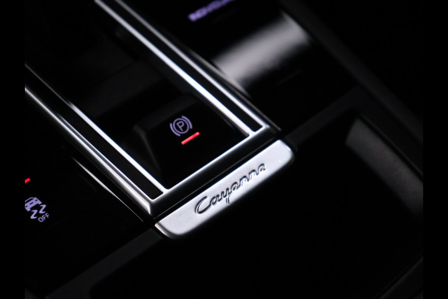 Porsche Cayenne Coupé 3.0 E-Hybrid *WEEKAANBIEDING* [ADAPTIVE SPORT SEAT PLUS, LUCHTVERING, SPORT CHRONO, MEMORY SEATS, APPLE CARPLAY, ADAPTIVE CRUISE CONTROL, BOSE, HUD, 360 CAMERA, PDC V+A, STOELVERWARMING, ELEKTRISCHE ACHTE