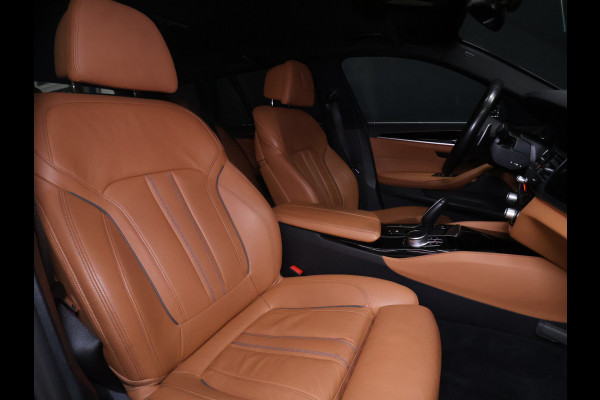 BMW 5 Serie Touring 520i M Sport [CAMERA, APPLE CARPLAY, MEMORY SEATS, M STUURWIEL,TREKHAAK WEGKLAPBAAR,  ANDROID AUTO, VOL LEDER, NIEUWSTAAT]