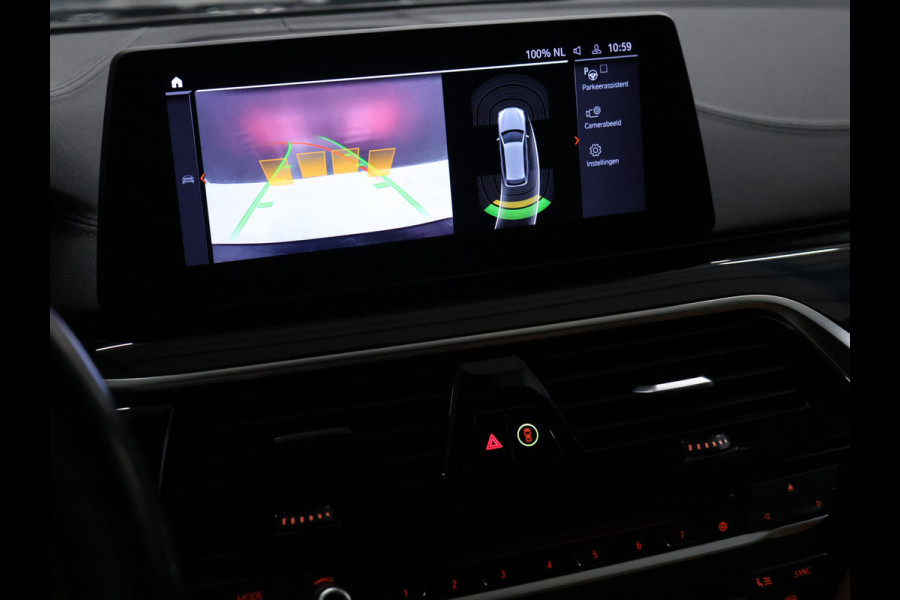 BMW 5 Serie Touring 520i M Sport [CAMERA, APPLE CARPLAY, MEMORY SEATS, M STUURWIEL,TREKHAAK WEGKLAPBAAR,  ANDROID AUTO, VOL LEDER, NIEUWSTAAT]