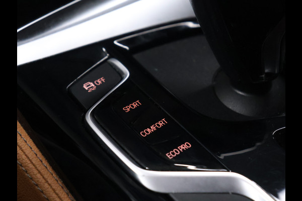 BMW 5 Serie Touring 520i M Sport [CAMERA, APPLE CARPLAY, MEMORY SEATS, M STUURWIEL,TREKHAAK WEGKLAPBAAR,  ANDROID AUTO, VOL LEDER, NIEUWSTAAT]