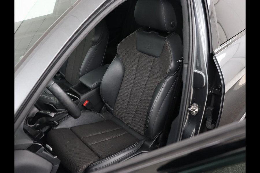 Audi A4 35 TFSI S edition Competition | Panoramadak | Stoelverwarming | Virtual Cockpit | Carplay | Half leder | Navigatie | Sportstoelen | Full LED | DAB | Climate control | Cruise control | S Line