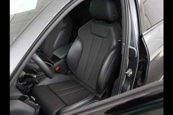 Audi A4 35 TFSI S edition Competition | Panoramadak | Stoelverwarming | Virtual Cockpit | Carplay | Half leder | Navigatie | Sportstoelen | Full LED | DAB | Climate control | Cruise control | S Line