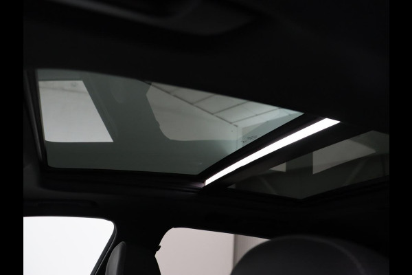 Audi A4 35 TFSI S edition Competition | Panoramadak | Stoelverwarming | Virtual Cockpit | Carplay | Half leder | Navigatie | Sportstoelen | Full LED | DAB | Climate control | Cruise control | S Line