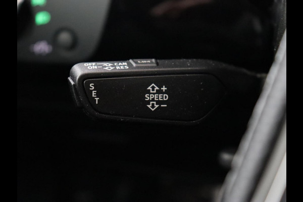 Audi A4 35 TFSI S edition Competition | Panoramadak | Stoelverwarming | Virtual Cockpit | Carplay | Half leder | Navigatie | Sportstoelen | Full LED | DAB | Climate control | Cruise control | S Line