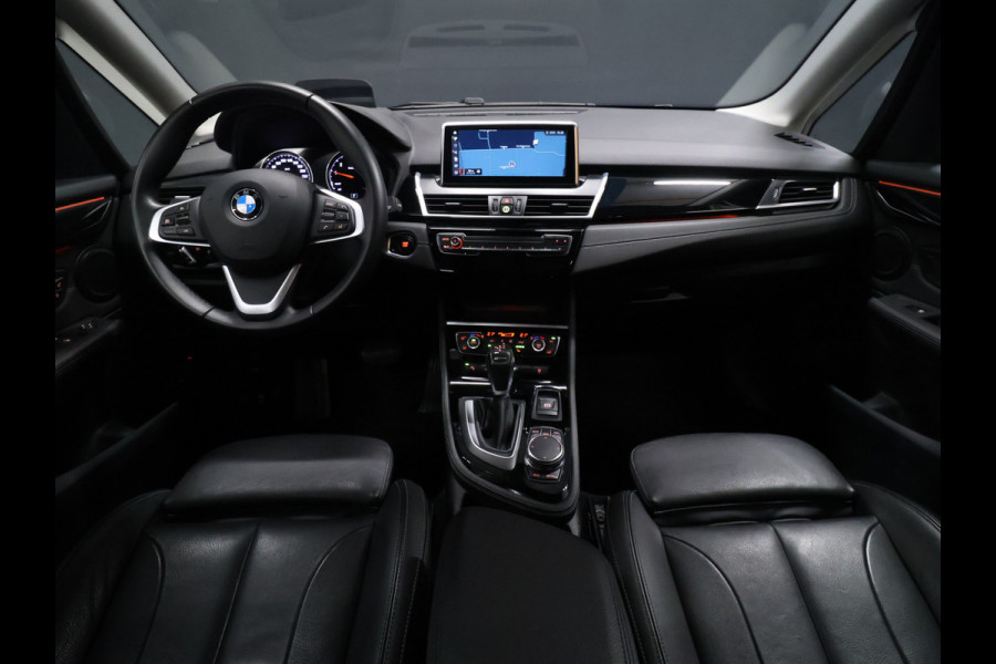 BMW 2 Serie Active Tourer 225xe iPerformance High Executive [CAMERA, HEAD UP DISPLAY, LEDER SPORTSTOELEN, STOELVERWARMING, NIEUWSTAAT]