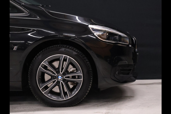 BMW 2 Serie Active Tourer 225xe iPerformance High Executive [CAMERA, HEAD UP DISPLAY, LEDER SPORTSTOELEN, STOELVERWARMING, NIEUWSTAAT]