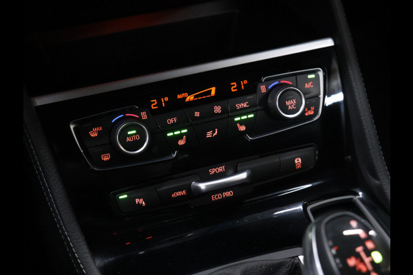 BMW 2 Serie Active Tourer 225xe iPerformance High Executive [CAMERA, HEAD UP DISPLAY, LEDER SPORTSTOELEN, STOELVERWARMING, NIEUWSTAAT]