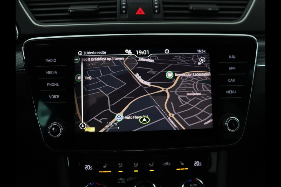 Škoda Superb 1.5 TSI Business Edition Plus | Trekhaak | Adaptive cruise | Achterbankverwarming | Virtual Cockpit | Camera | Carplay | Stoelverwarming | Memory | Keyless | Full LED | Navigatie