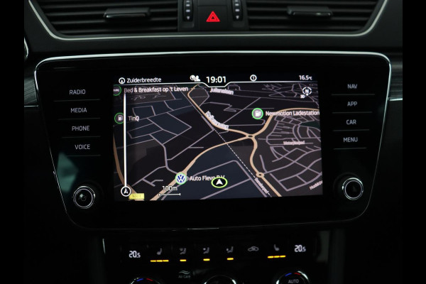 Škoda Superb 1.5 TSI Business Edition Plus | Trekhaak | Adaptive cruise | Achterbankverwarming | Virtual Cockpit | Camera | Carplay | Stoelverwarming | Memory | Keyless | Full LED | Navigatie