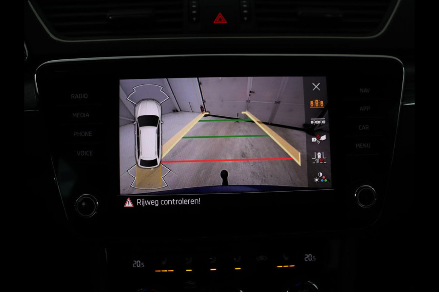 Škoda Superb 1.5 TSI Business Edition Plus | Trekhaak | Adaptive cruise | Achterbankverwarming | Virtual Cockpit | Camera | Carplay | Stoelverwarming | Memory | Keyless | Full LED | Navigatie