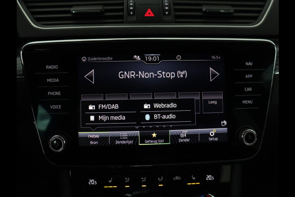 Škoda Superb 1.5 TSI Business Edition Plus | Trekhaak | Adaptive cruise | Achterbankverwarming | Virtual Cockpit | Camera | Carplay | Stoelverwarming | Memory | Keyless | Full LED | Navigatie